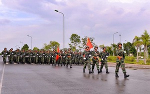 Bắn 21 phát đại bác trong lễ diễu binh kỉ niệm Quốc khánh 2/9