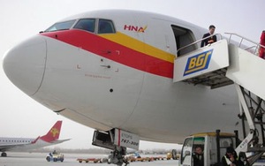 Máy bay Trung Quốc rơi tự do 4.200m, pano trần bị gẫy, 30 người bị thương