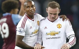 Vì sao Rooney 'vô hình' ở hàng công Man United?