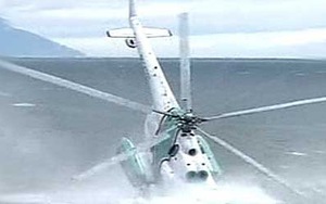 Trực thăng Mi-8 "mất lái", phi công lệnh cho hành khách nhảy xuống biển