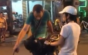 Văn hóa 'nóng' trong tuần: Nếu cô gái phóng xe máy trên phố đi bộ nghĩ đến 'quốc thể'