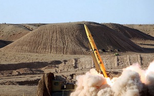 CHÙM ẢNH: Iran 'khoe' tên lửa đạn đạo mới nhất