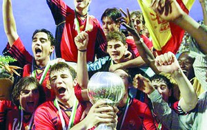 Tiêu điểm: Xavi, Casillas và hoài niệm La Liga