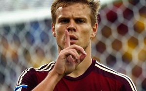 CĐV Arsenal: Mourinho mua Pedro, theo đuổi Pogba, còn chúng ta thì theo đuổi Kokorin