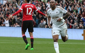 CẬP NHẬT tin sáng 31/8: M.U, Juve bại trận. Dortmund toàn thắng. Chicharito sang Đức