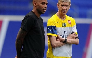 Arsenal không mua tiền đạo, Henry bảo vệ Wenger