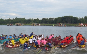 Thừa Thiên - Huế tổ chức đua ghe truyền thống chào mừng Quốc khánh 2/9