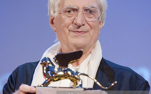Đạo diễn Pháp Bertrand Tavernier được trao giải Thành tựu trọn đời tại LHP Venice