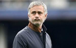 Chửi bác sĩ, cãi nhau với Costa, Mourinho không còn kiểm soát được Chelsea