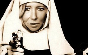 'Bông hồng đen IS' thề thủ tiết với 'phi công trẻ' tử trận