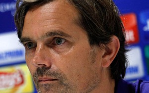 Phillip Cocu: 'Rất xin lỗi Luke Shaw'. Louis van Gaal: 'Man United phải tự trách mình'