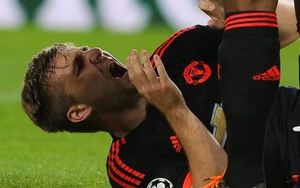 Jamie Carragher buồn rười rượi vì Luke Shaw của Man United gãy chân
