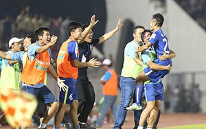 Đội bóng phố biển tri ân khán giả nhà