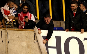 Arsenal có nguy cơ bị phạt vì CĐV phá hoại sân White Hart Lane