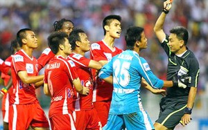 Trọng tài Võ Minh Trí trên đường xác lập kỷ lục