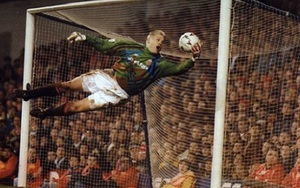 Gary Neville: 'Peter Schmeichel và Roy Keane lẽ ra phải trong danh sách xuất sắc của Sir Alex'