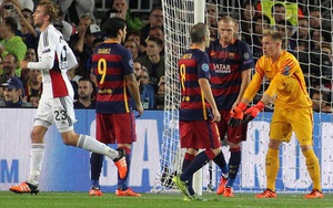 Ter Stegen vui buồn lẫn lộn trong chiến thắng trước Leverkusen