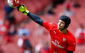 Harry Redknapp: 'Wenger đã sai khi để Cech dự bị ở trận gặp Olympiakos'