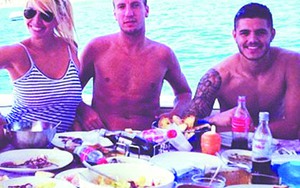 Mauro Icardi 'đá xoáy' Maxi Lopez