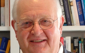 Nobel Kinh tế 2015 thuộc về Giáo sư mang hai quốc tịch Anh - Mỹ