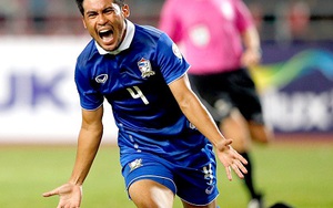 VIDEO: Thawikan sút xa hiểm hóc hạ Nguyên Mạnh