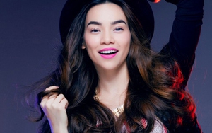 Hồ Ngọc Hà biểu diễn trong lễ trao giải Tôi yêu Tổ quốc tôi