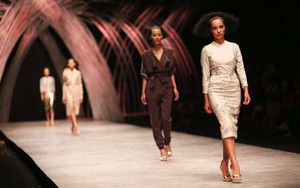 Khai mạc Tuần lễ Thời trang Quốc tế Việt Nam 2015: Thúy Hạnh gây bất ngờ