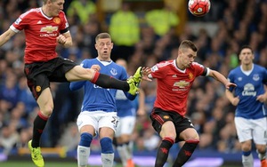 ĐIỂM NHẤN: Schweinsteiger là một món hời. Tiền vệ ghi bàn giải tỏa áp lực cho hàng công Man United