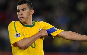 Lucio: 'Coutinho nên từ chối Barcelona để ở lại Liverpool'