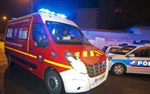 Ô tô đấu đầu nhau rồi bốc cháy ở Pháp, 42 người chết