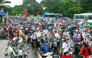 Nan giải xóa điểm đen ùn tắc giao thông Hà Nội (Bài 3): Phải hạn chế phương tiện giao thông cá nhân