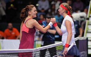 WTA Finals 2015: Những cuộc lật đổ từ Kvitova và Radwanska