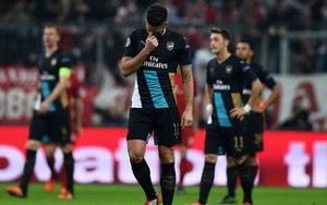 Emmanuel Petit: 'Cầu thủ Arsenal nên ở nhà mà xem tivi'