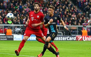 Thua đậm Bayern, fan Arsenal đổ lỗi cho... áo đấu