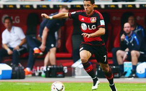 Thất vọng với Falcao và Costa, Chelsea nhắm Chicharito