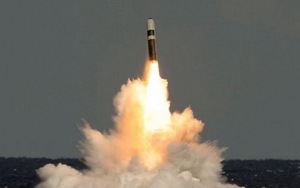 VIDEO: Quầng sáng 'lạ' khiến dân Mỹ xôn xao chính là tên lửa hạt nhân Trident II