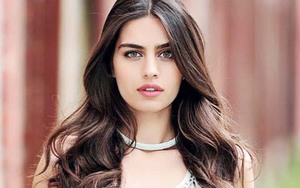 Ngắm nhan sắc của Hoa hậu sắp kết hôn với Oezil