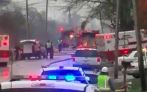 VIDEO: Đám cháy khủng khiếp từ máy bay Mỹ gặp nạn