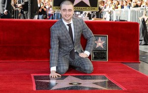 'Harry Potter' Daniel Radcliffe được gắn sao trên Đại lộ Danh vọng Hollywood