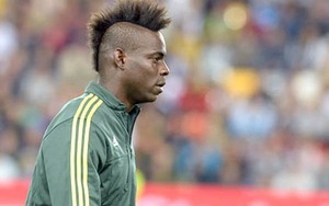 Balotelli nghỉ 3 tháng, Milan muốn có Ibra miễn phí