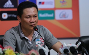 HLV HAGL 'khích bác' đồng nghiệp bên phía U21 Việt Nam