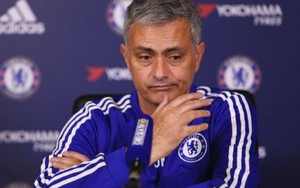 Mourinho chỉ trích đích danh Drogba: 'Cậu ta chỉ giỏi bán sách'