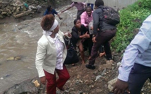 Tưởng diễn tập là khủng bố, sinh viên đại học hàng đầu Kenya thi nhau nhảy lầu