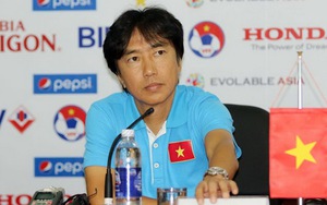 Bóng đá Việt Nam: Nhập và xuất… Nhật