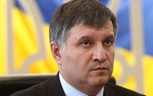 Bộ trưởng Nội vụ Ukraine có nguy cơ bị bãi nhiệm vì một cốc nước