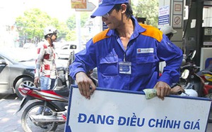 Giá xăng giảm gần 400 đồng/lít từ 15h chiều nay