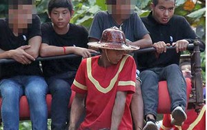 Angelina Jolie bị chỉ trích vì cho con cưỡi voi 'tàn nhẫn' ở Campuchia