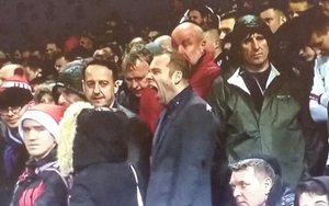 Bao giờ Man United mới sa thải Van Gaal?