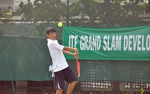 Văn Phương đánh bại đối thủ hơn mình gần 20 tuổi