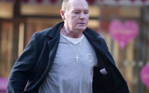 Bất tỉnh trong vũng máu, Paul Gascoigne nhập viện khẩn cấp